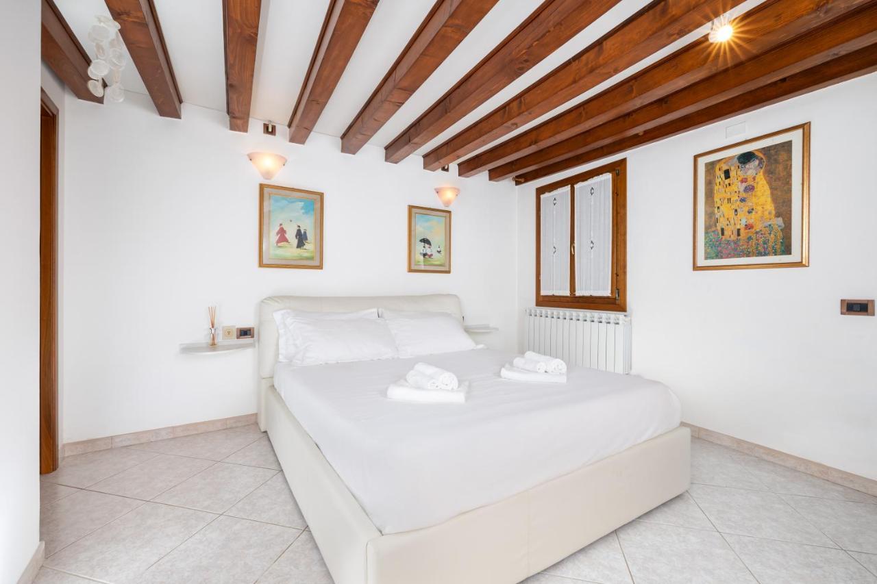 Ca Giardini Apartments In Biennale By Bricola Apartments Venice Exterior photo