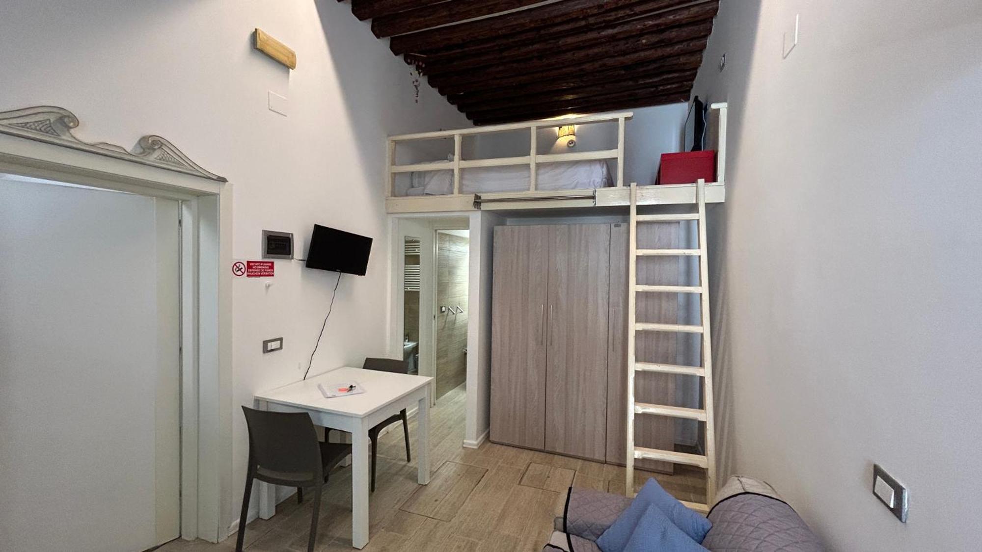 Ca Giardini Apartments In Biennale By Bricola Apartments Venice Exterior photo